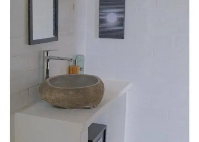 ゲストハウス Baliwatchi With Kitchen, Wi-fi And Pool チャングー