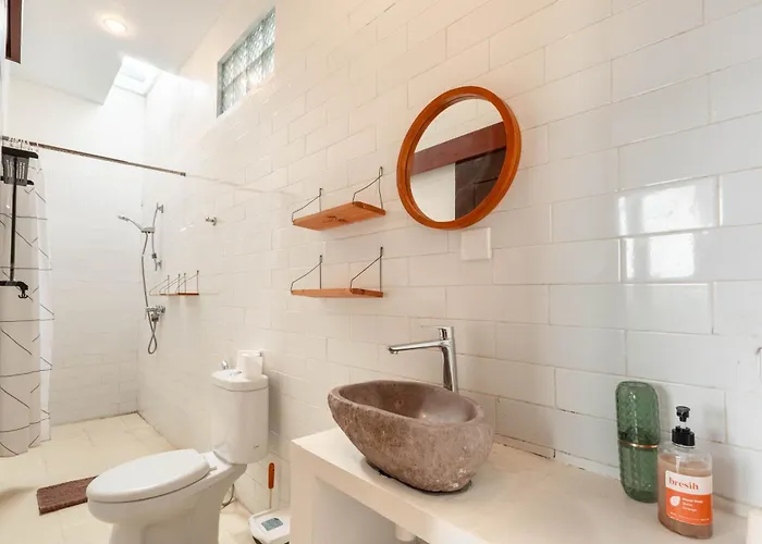 Baliwatchi With Kitchen, Wi-fi And Pool ゲストハウス 3*