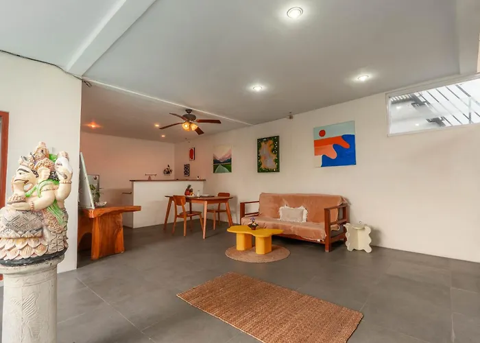 ゲストハウス Baliwatchi With Kitchen, Wi-fi And Pool チャングー
