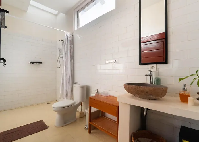 Baliwatchi With Kitchen, Wi-fi And Pool チャングー